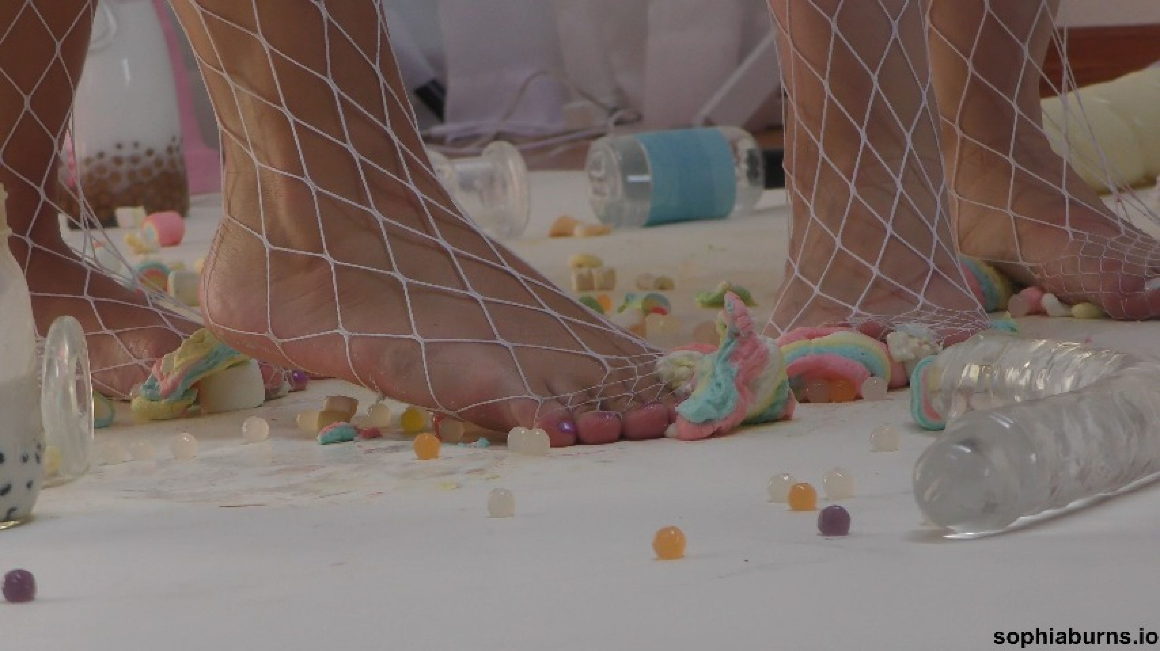 chubby bunnies BTS foot sploshing with Gia Derza