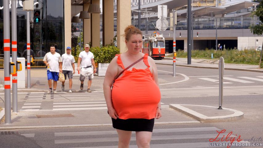 Red shirt no bra in public 4K