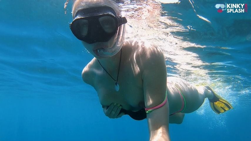 Underwater Snorkeller Flashing