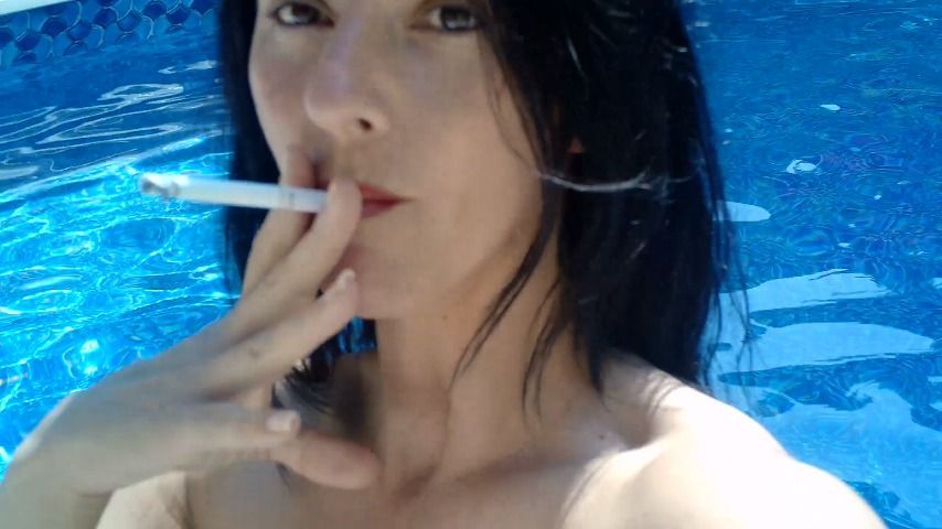 A pool side smoke