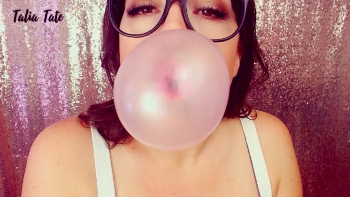 Bubblegum Fun- Chewing and Bubbles