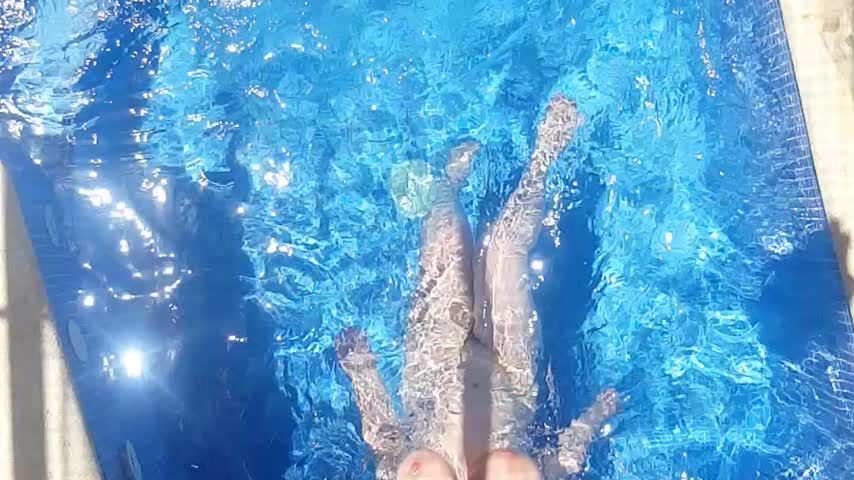 Pool Voyeur vid 1