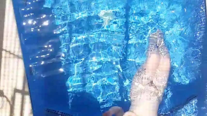 Pool Voyeur vid 2