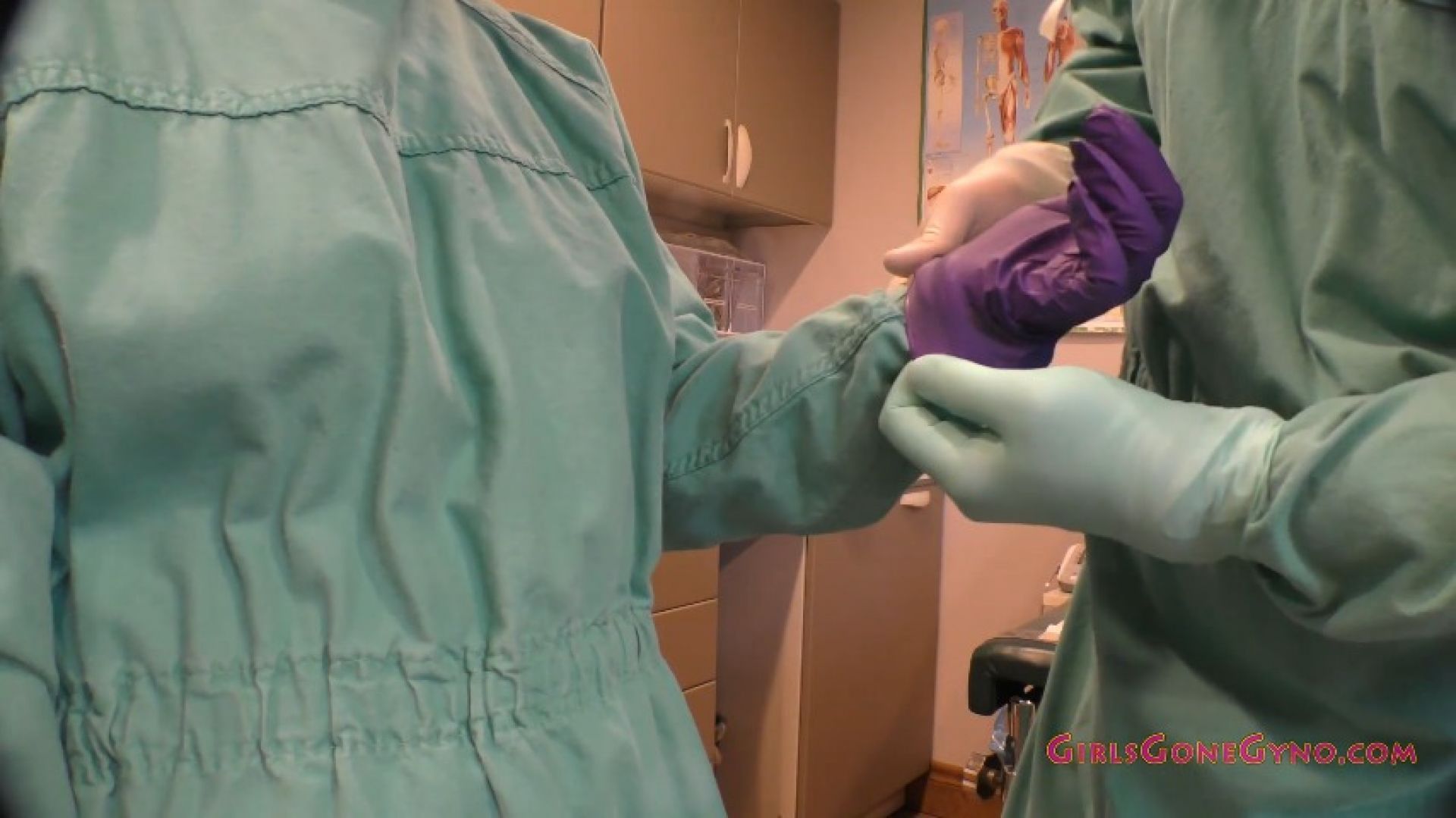 Surgeon Glove Try-On