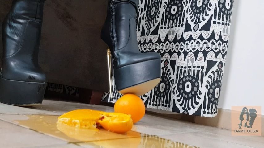 090 / Oranges Squeeze in High Heel Boots