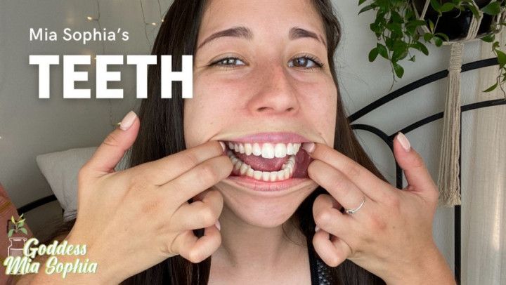 Mia Sophia's Teeth Fully HD