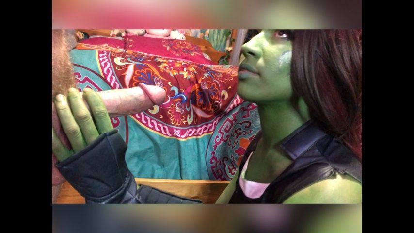 Cosplay Gamora Sucking Dick