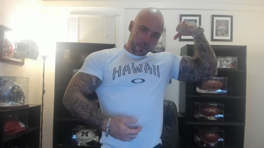 Sensual muscle worship