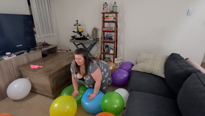 bbw popping balloons