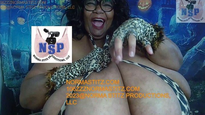 GODDESS NORMA STITZ TRICK R TREAT BIG BLOW KNOBS