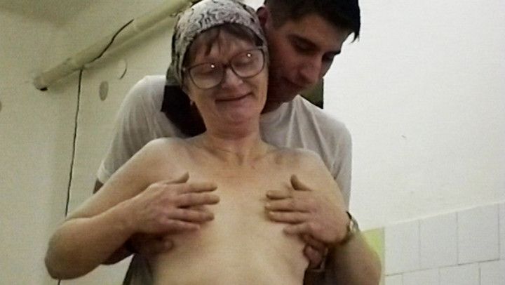 83 years old mom gets a young dick