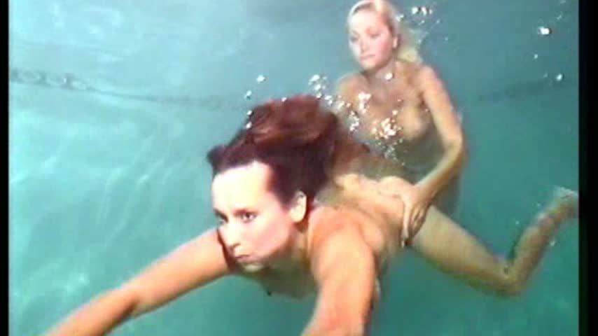 Underwater Nudes - Tracie and Wendy