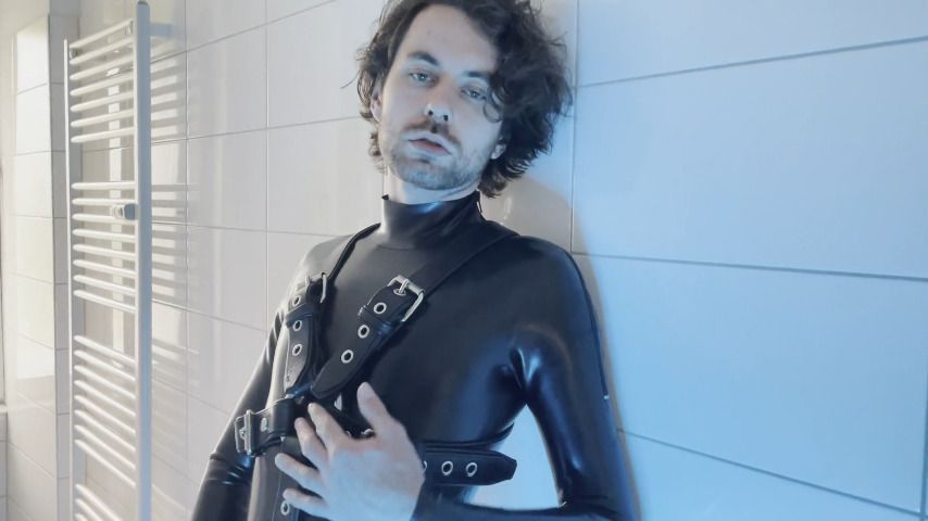 LATEX + HARNESS + STEEL COCKRING