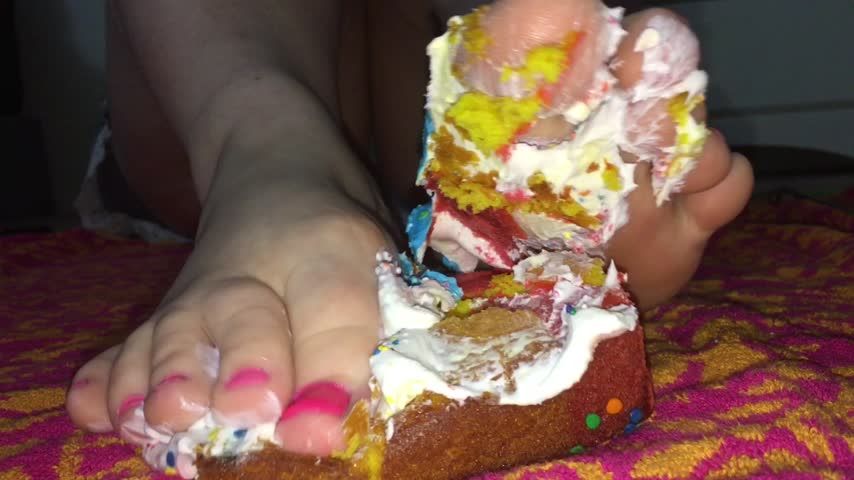 My pretty feet smashing a cake SLOW MO