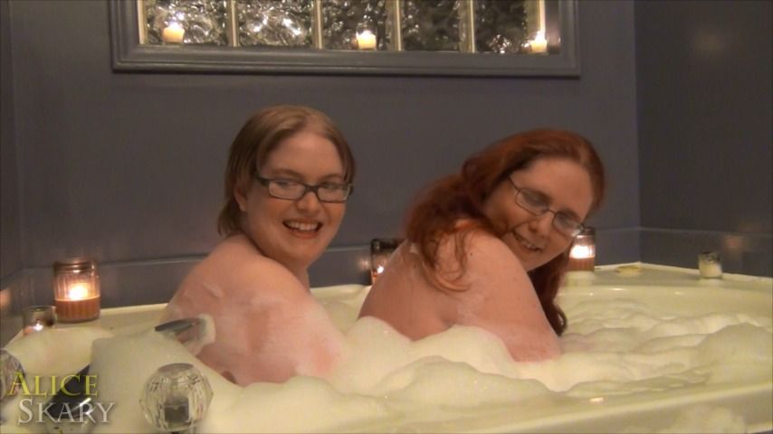 Lesbian Explorations: A Candlelit Bath