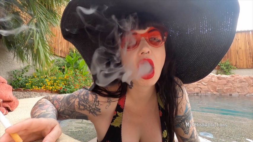 Poolside Ashtray Slave