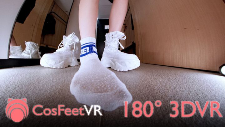 VR - Niki Jul2023 F - Giantess