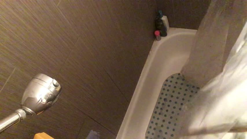 BF's Girlfriend on Hidden Shower Cam