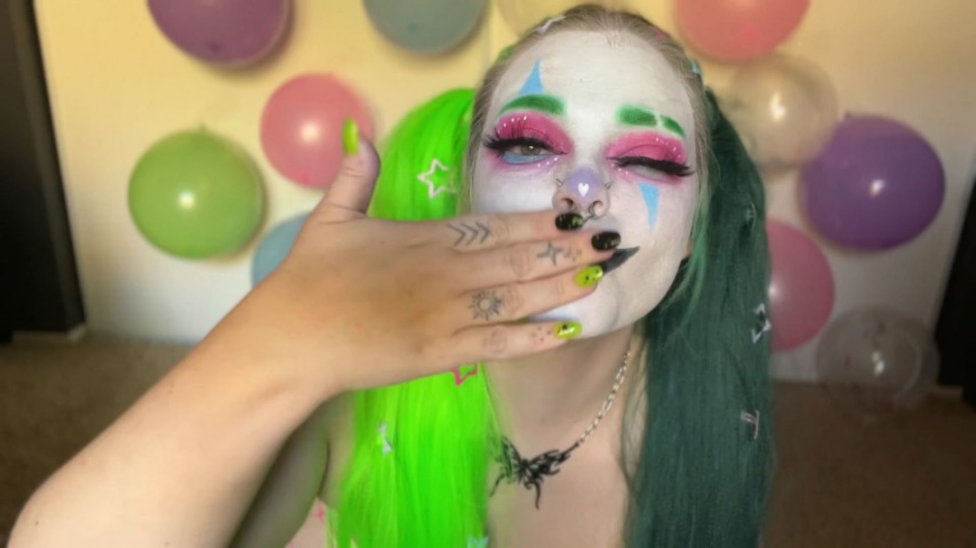 Clown Girl Fucks all Her Holes