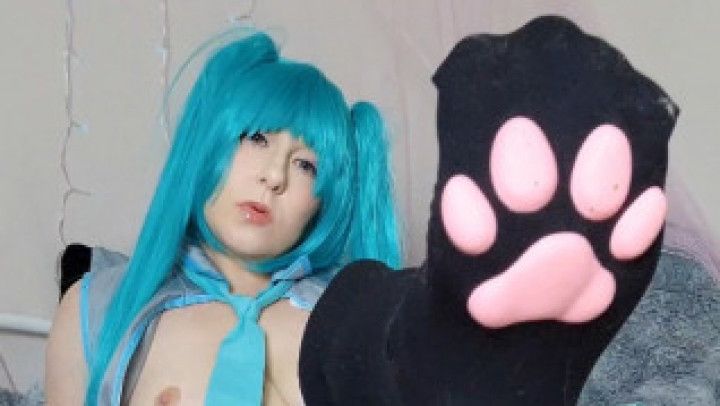 Hatsune Miku plays with herself