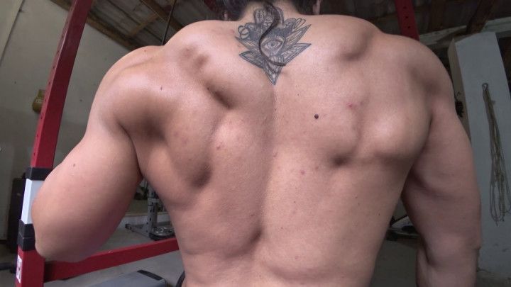 WORSHIP MY AMAZING BACK MUSCLES