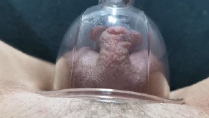 PUMPING MY PUSSY