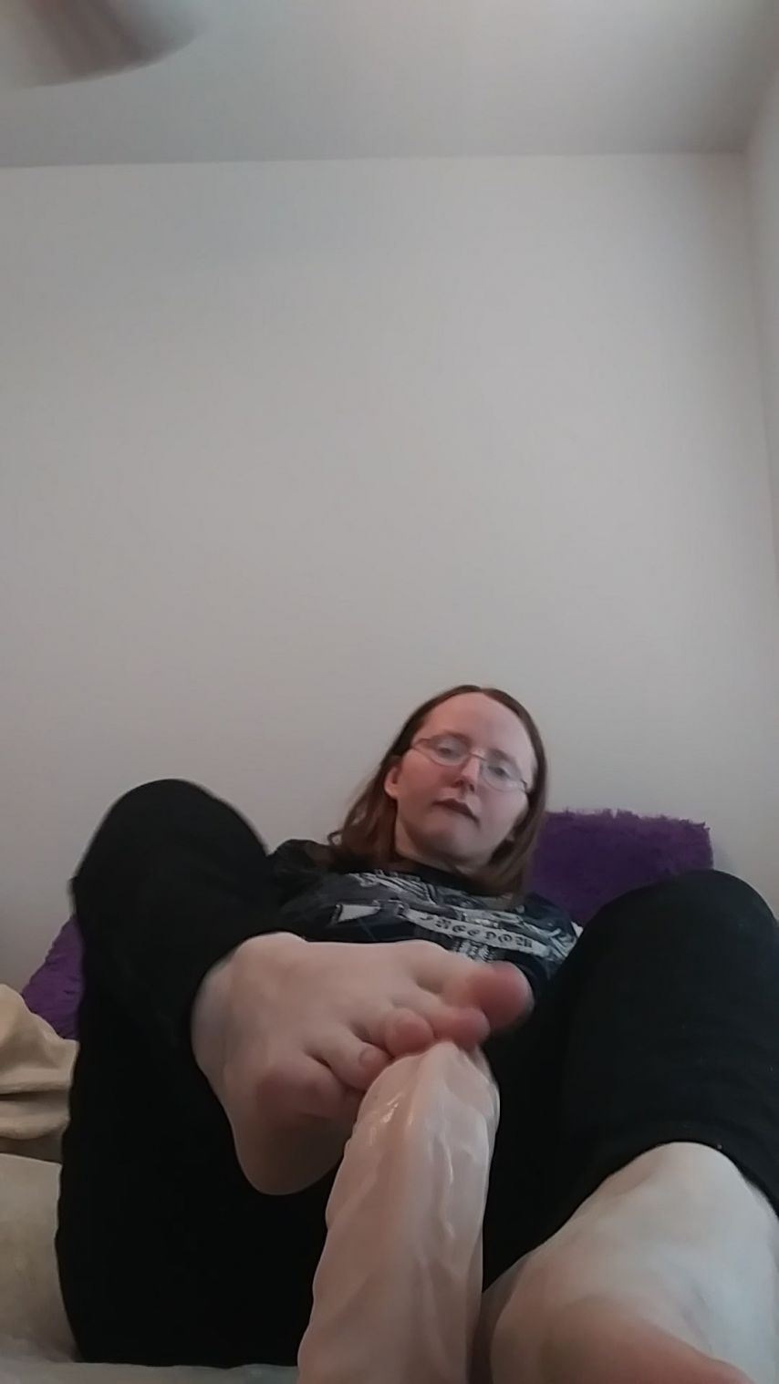 Heidi's first ever foot video