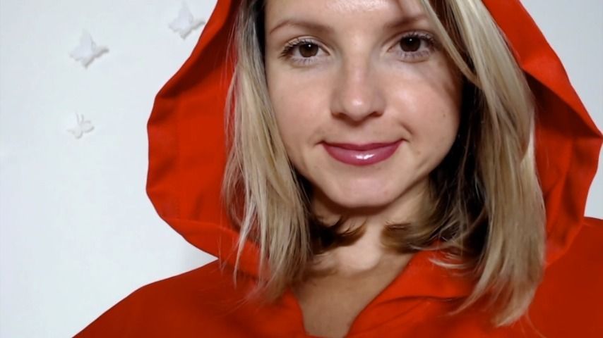 Little Red Riding Hood kissing