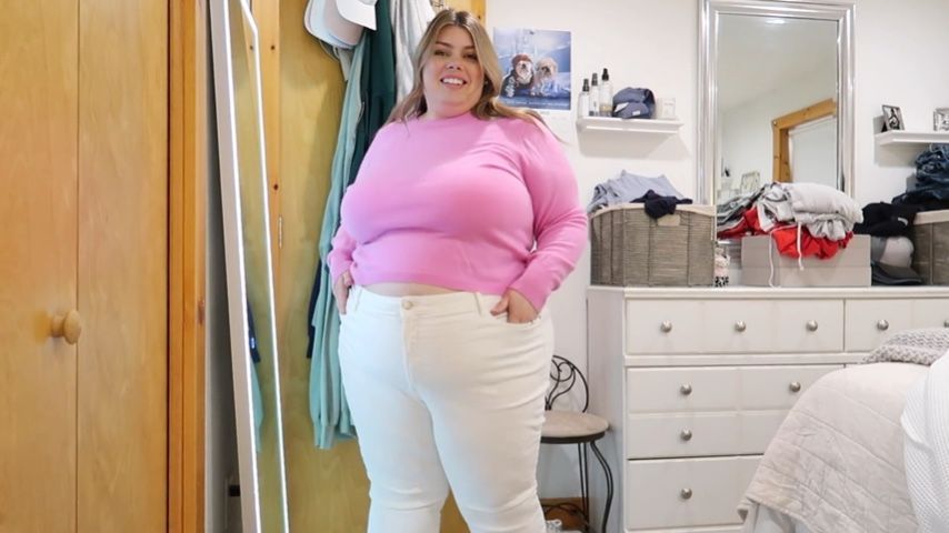 Fat girl trying on tight clothes