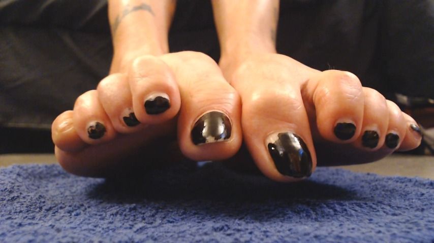 Oiled Toes Messy Polish Toe Curling