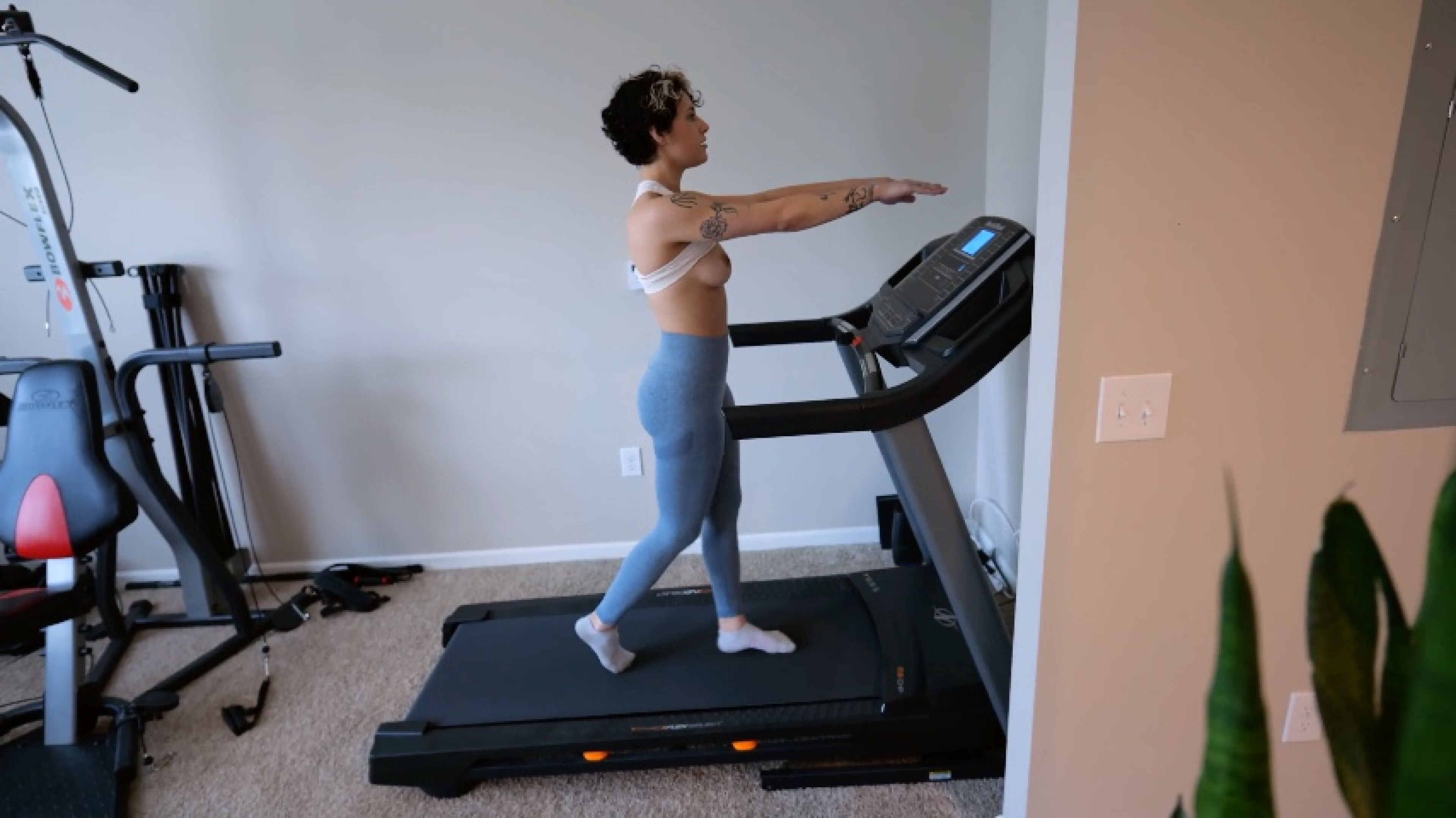 Workout Partner Triggered Slave - Lucy 4K