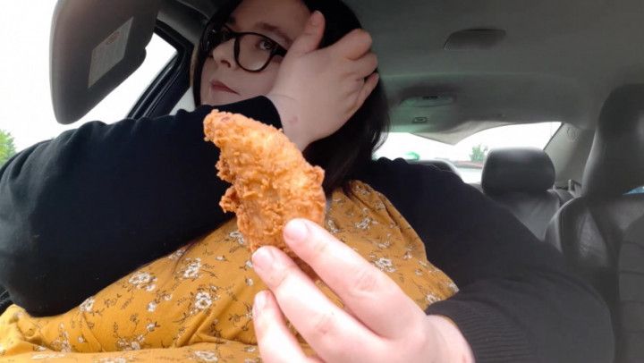 SSBBW BBW INDULGES IN KFC FINGER LICKING