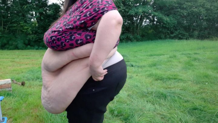 SSBBW OUTDOOR BELLY PLAY AND WALKING