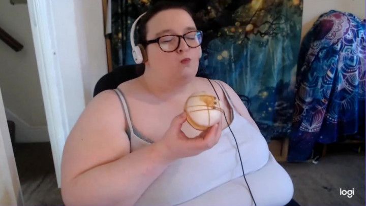 FANTASY SSBBW GETS DONUTS FROM BOSS