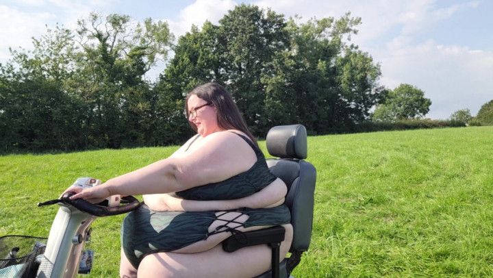 SSBBW RIDES MOBILITY SCOOTER IMMOBILITY