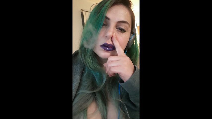 BBW ALT Vaping In My Bra