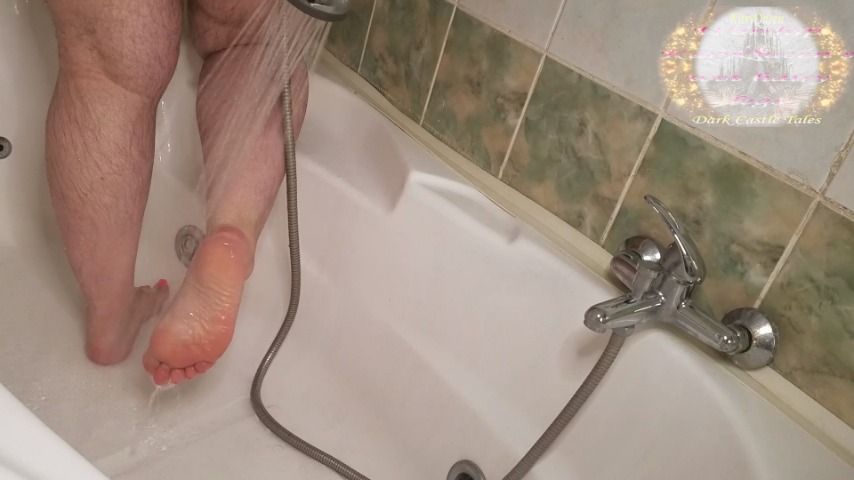 Worship KaryQueen wet hairy legs