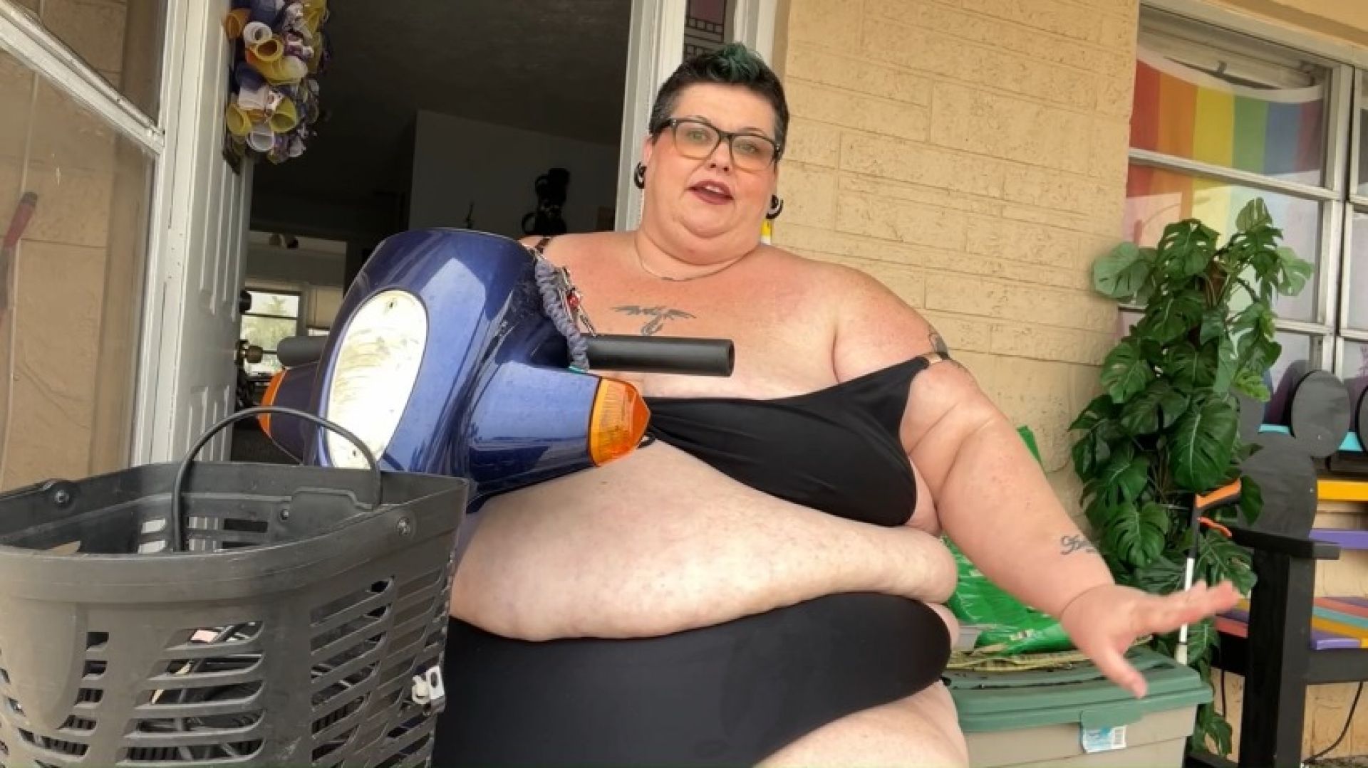 USSBBW does Housework on a Scooter HD