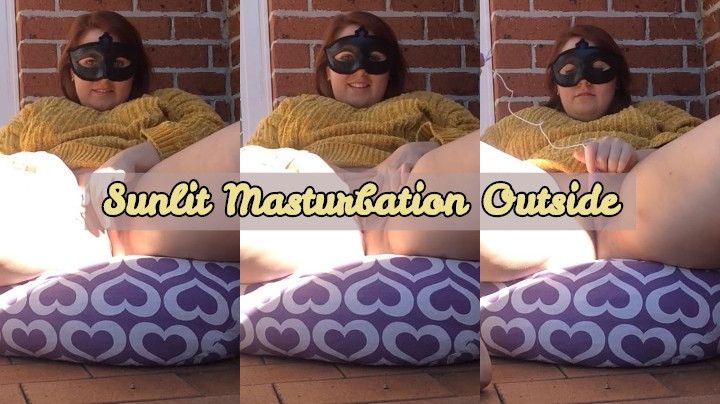 Outdoors Pussy Play Sunlit Masturbation