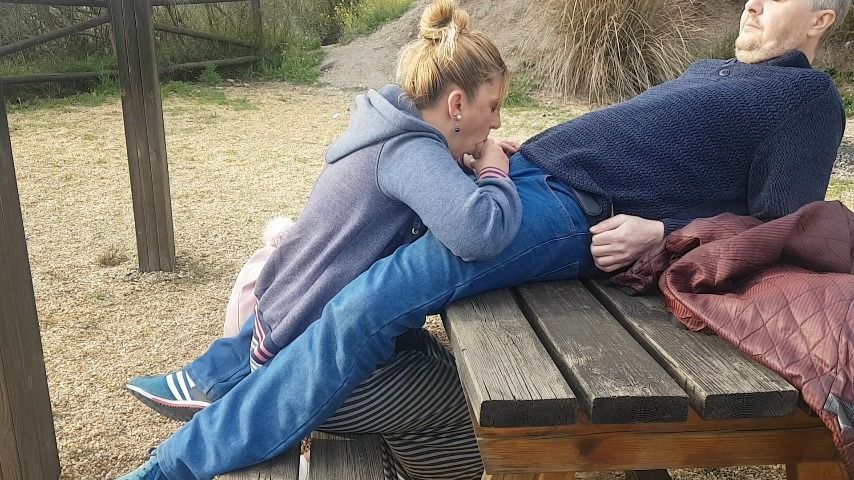 Picnic BlowJob, i LOVE sucking cock