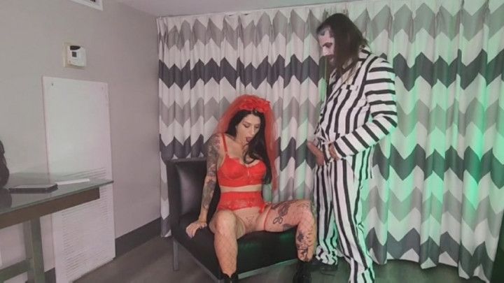 Beetlejuice bangs Lydia Deetz