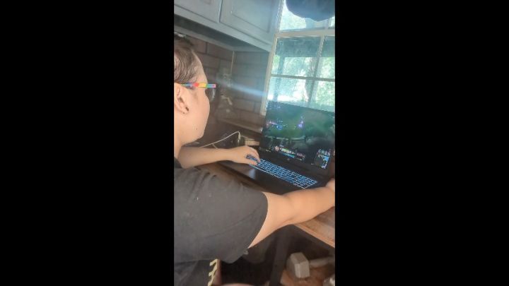 Goth BBW Plays League of Legends