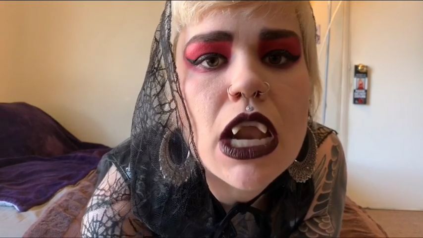 Vampiress Blowjob: Seducing and Sucking