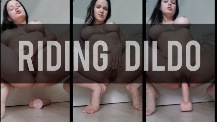 Riding dildo