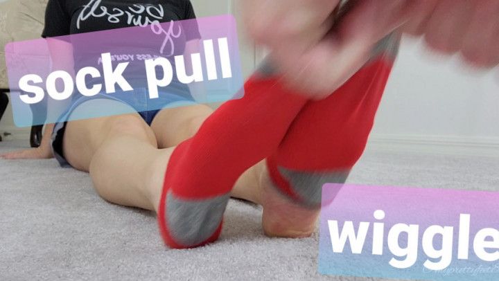 Sock Pull to Toe Wiggle