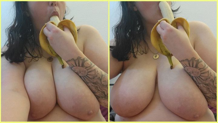 Topless Banana Deepthroating