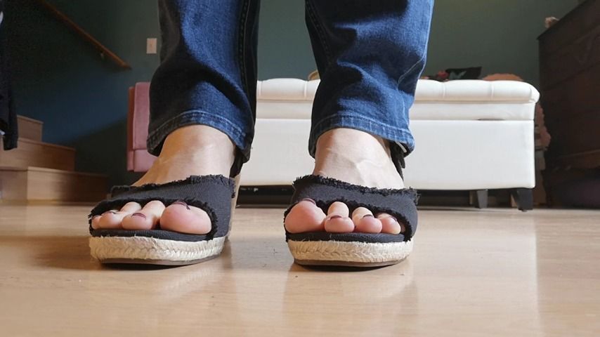 Summer Sandals &amp; Foot Porn