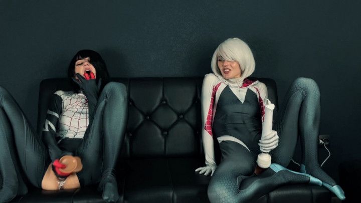 Spider-Verse - Gwen Stacy And Cindy Moon - Masturbation