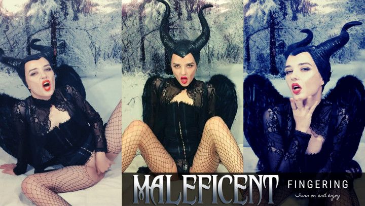 Maleficent cosplay:  Fingering