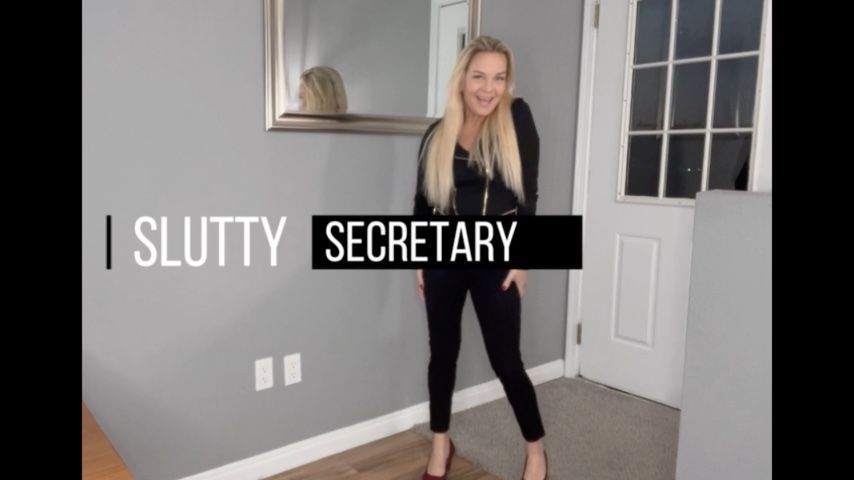 SLUTTY SQUIRTING SECRETARY